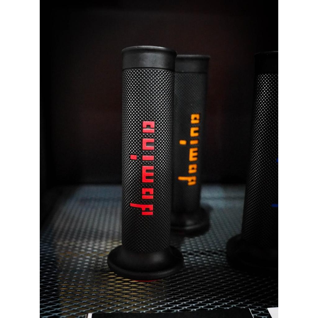 ปลอกแฮนด์ DOMINO A010สีล่าสุด ราคาเก่าก่อนปรับเป็น 990.-มีจำนวนจำกัด ใส่ได้ทุกรุ่น คละสี 🇮🇹 นำเข้าจาก italy ของแท้