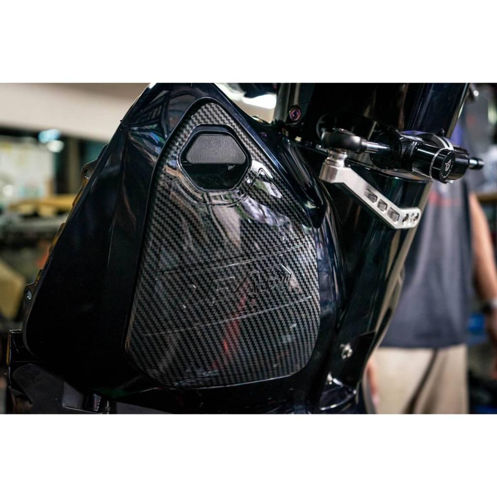 ฝาครอบเก๊ะแต่ง  Lead-125 แบรนด์ Piranha มีลายคาร์บอน / ชุบโครเมี่ยม ฝาครอบเก๊ะลายคาร์บอน