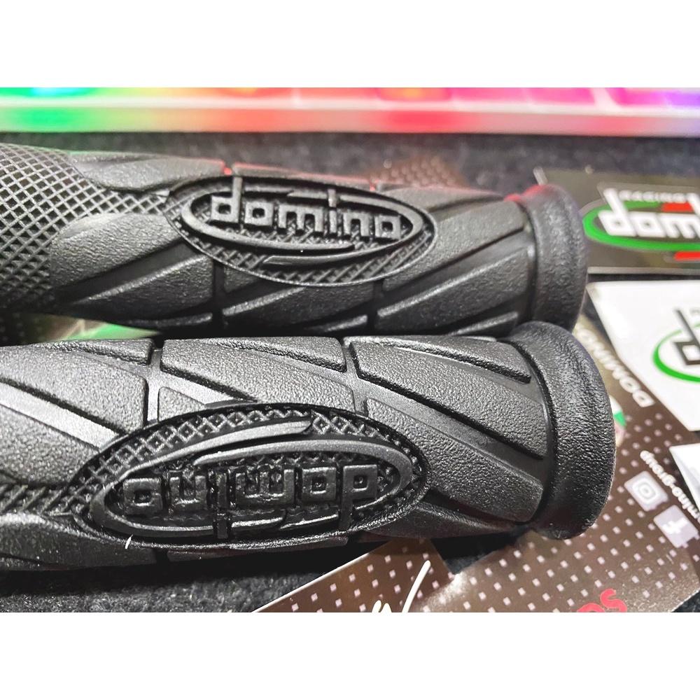 ปลอกแฮนด์ DOMINO แท้100% รุ่น 5519. สีดำล้วน มีลาย ใส่ได้ทุกรุ่น ใส่ตุ้มเดิมหรือแต่งได้ ทรงสวย ไม่แข็ง