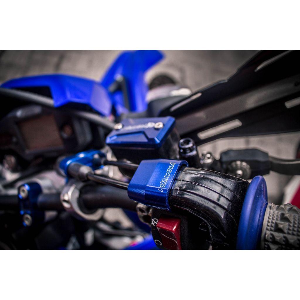 ปะกับล็อคสายเร่ง CNC WR-155R  MT-15  M-SLAZ  XSR-155 PIRANHA(0319)