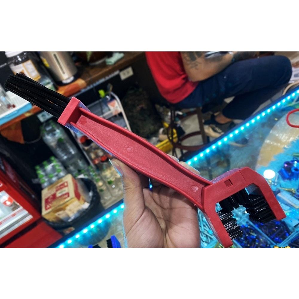 แปรงขัดโซ่ 2 หัว GENERAL PARTS X-MAVR1 แปรงโซ่ได้ทุกรุ่น แปงขัดโซ่ ขัดโซ่ ทำความสะอาดโซ่ *