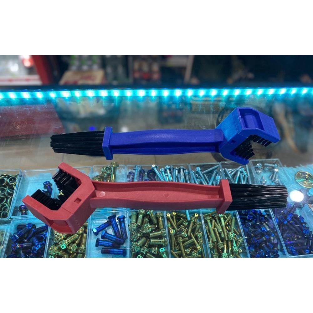 แปรงขัดโซ่ 2 หัว GENERAL PARTS X-MAVR1 แปรงโซ่ได้ทุกรุ่น แปงขัดโซ่ ขัดโซ่ ทำความสะอาดโซ่ *