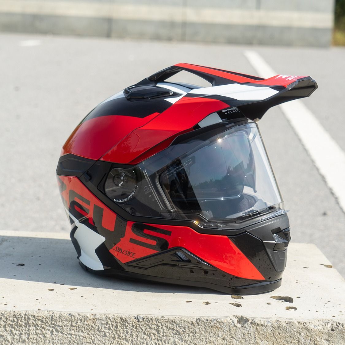 หมวกกันน็อค ZEUS Helmet รุ่นใหม่ ZS-913 มีสีพื้น สีกราฟิก