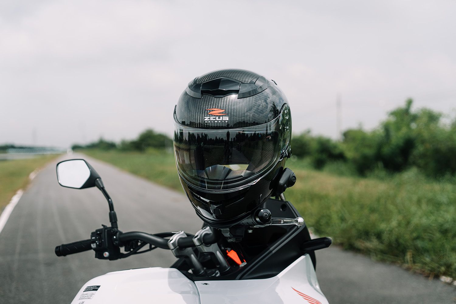 หมวกกันน็อค ZEUS Helmet ZS-1200H 100% คาบอน แว่นตากันแดด ในซิว