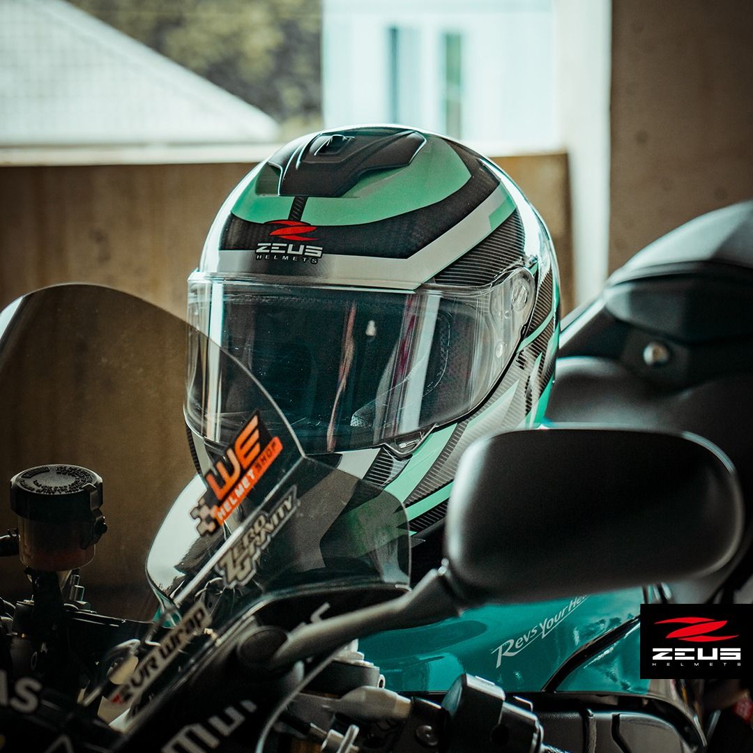 หมวกกันน็อค ZEUS ZS-1900 CABON SKULL / GOLD / SILVER / GREEN