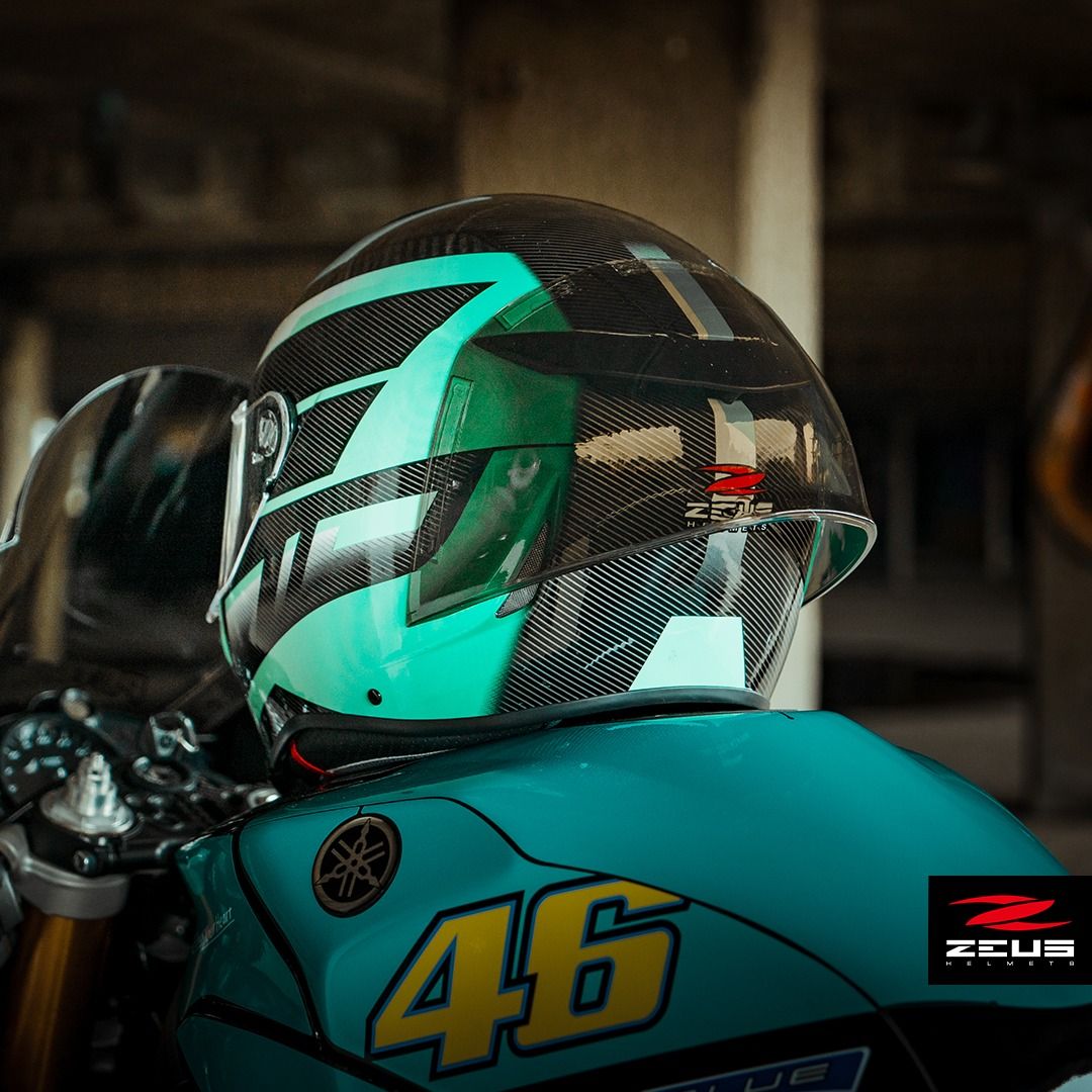หมวกกันน็อค ZEUS ZS-1900 CABON SKULL / GOLD / SILVER / GREEN