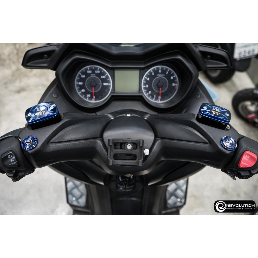 ฝาปิดกระปุกดิสเบรคหน้า ทูโทน แบรนด์ REVOLUTION ใส่รถรุ่น FORZA-300,350NEW/X-MAX300/ST-125Dax/C-125