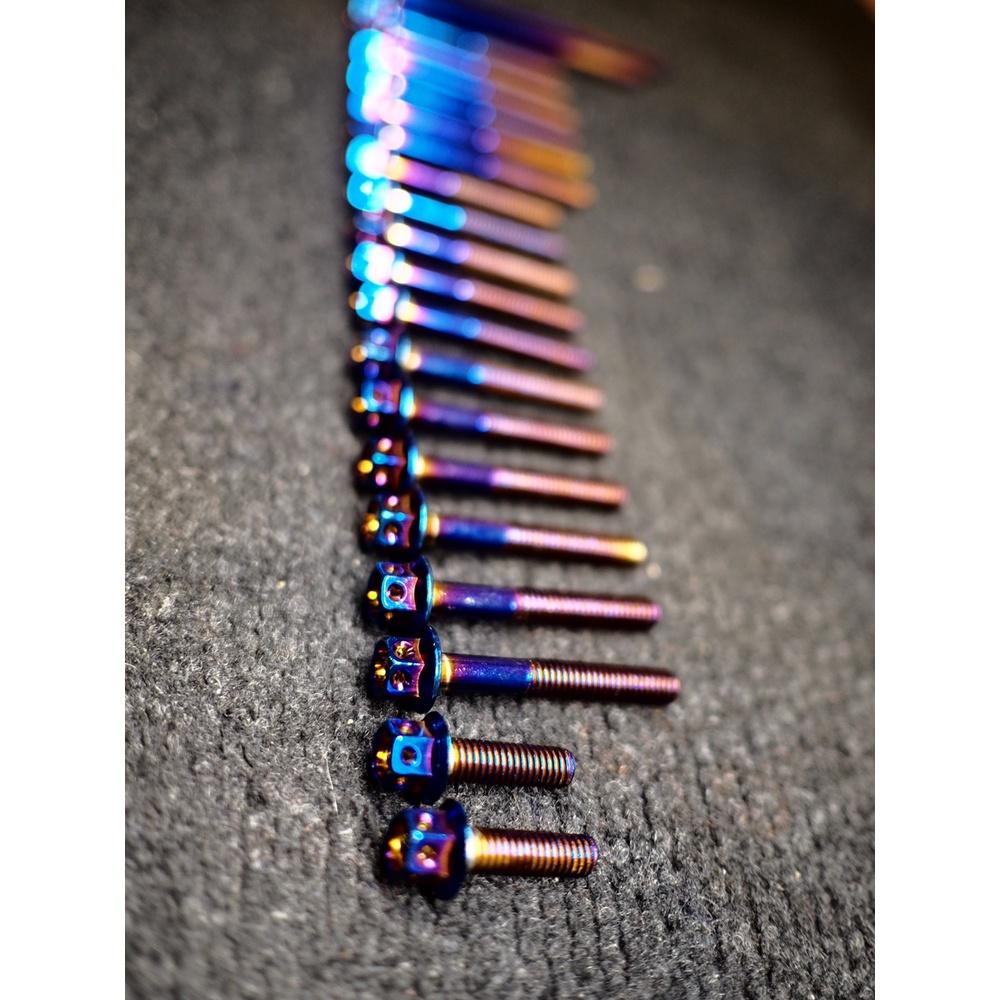 ชุดน็อต รุ่น CB-150R สแตนเลส แคร้งเครื่อง สีทอง/สีไทเท