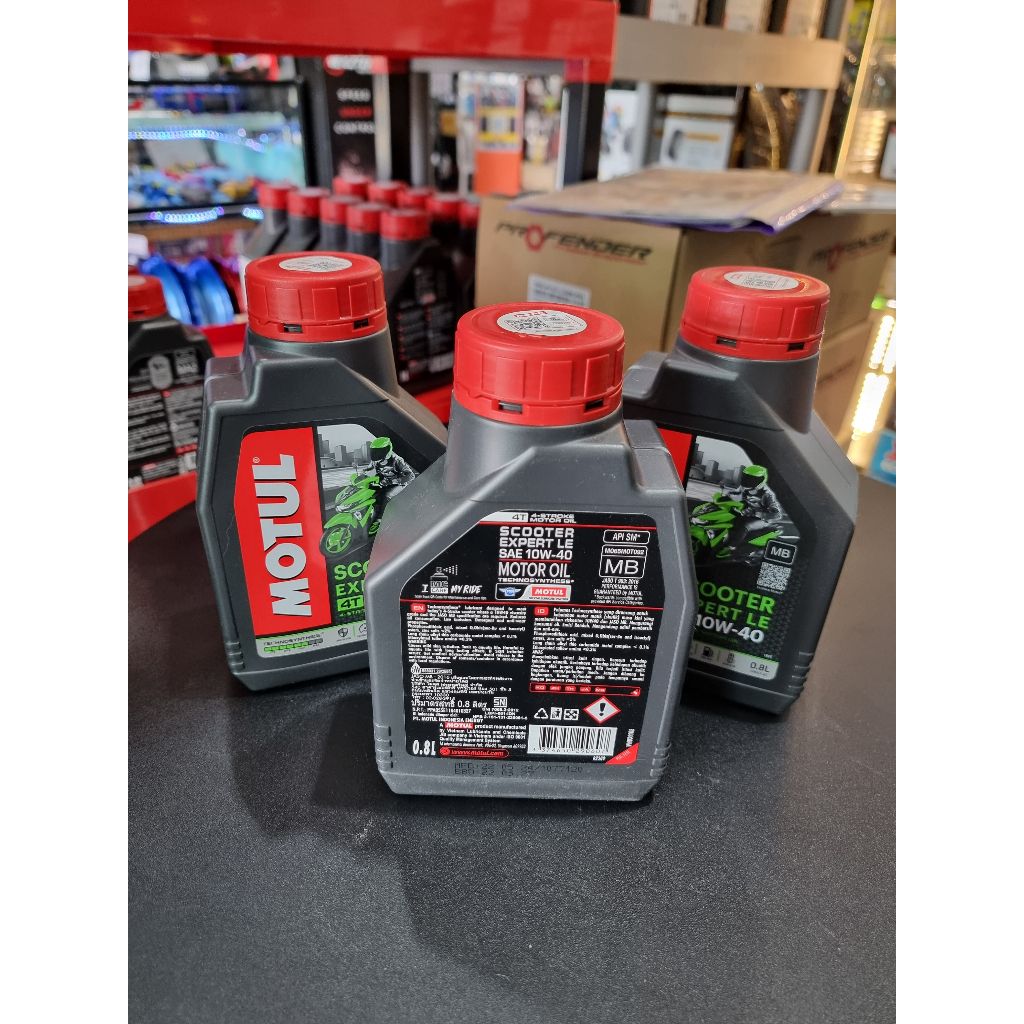 น้ำมันเครื่อง MOTUL Scooter Expert LE 10W-30/10W-40 ขนาด 0.8 ลิตร น้ำมันเครื่อง กึ่งสังเคราะห์