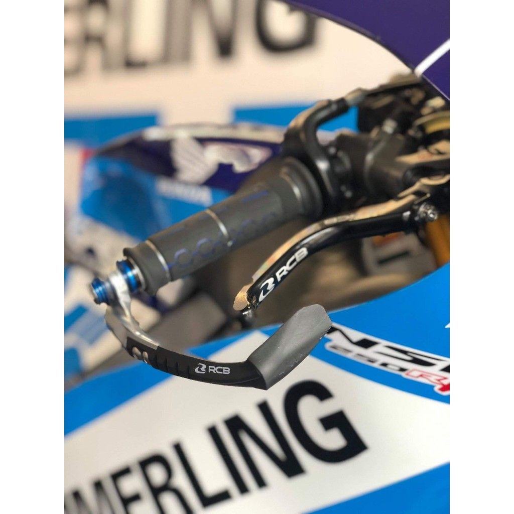 การ์ดมือเบรค LEVER GUARD GP1 ข้างขวาRCB, การ์ด BPคาร์บอนแท้  (0472)