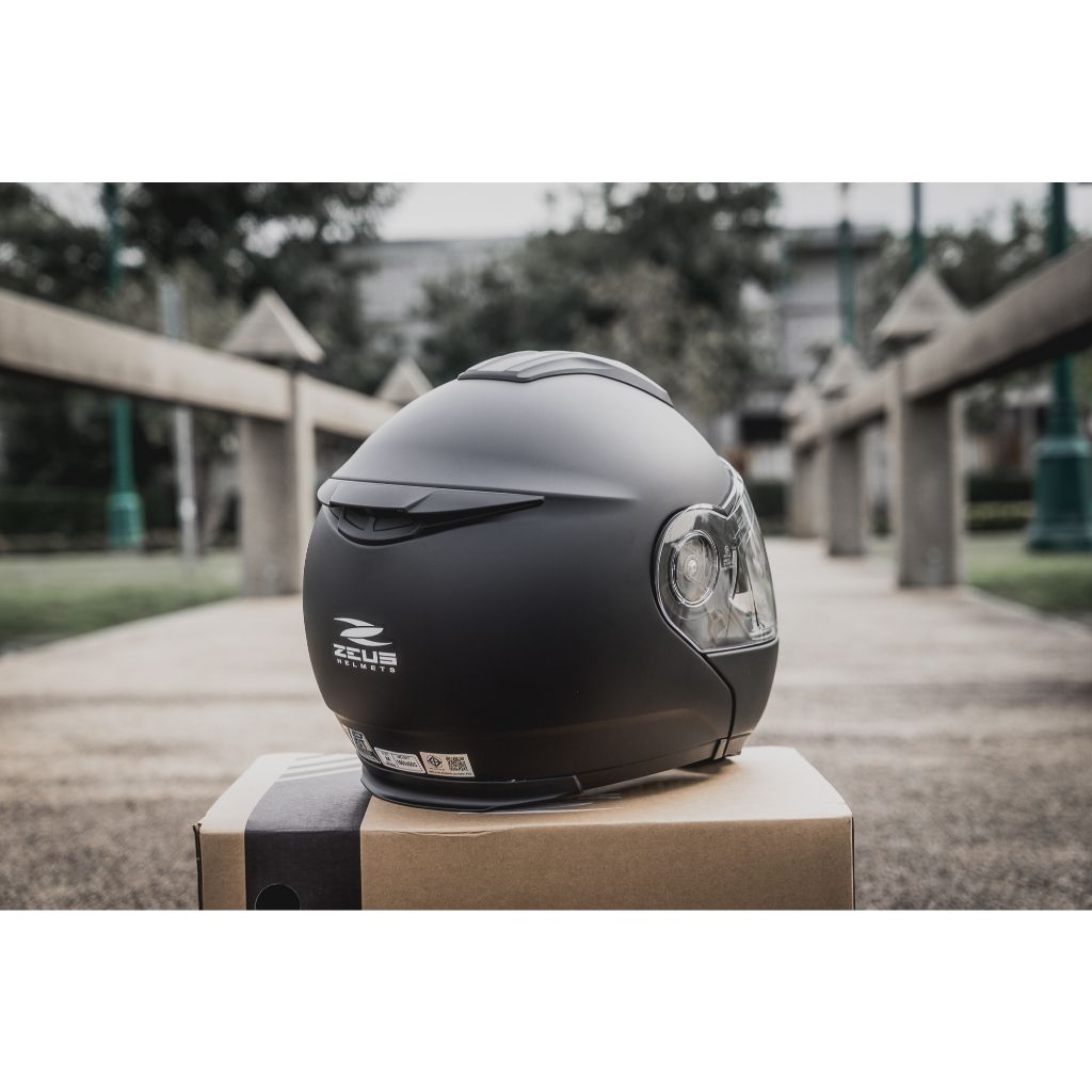 **หมวกกันน็อค FLIP UP (ยกคาง) ล่าสุดของ ZEUS Zs-3050 DA สำหรับปี 2026 สีพื้น MATT BLACK (Z004)