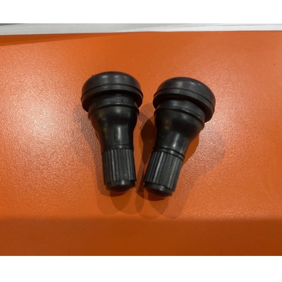  จุ๊บลมยาง แบบสั้น คู่ (OEM)  สำหรับมอเตอร์ไซค์ แบบไม่ใส่ยางใน ใส่ได้คละรุ่น คุณภาพได้มาตรฐาน