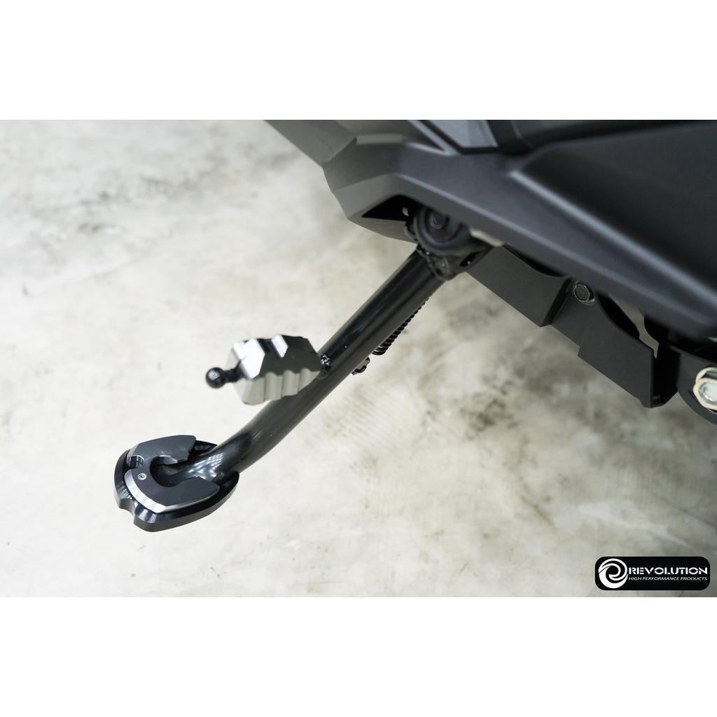 แผ่นรองขาตั้ง 2ชิ้น CNC ADV350 / X-MAX300 / R15 2017/ M-SLAZ / MT15 งาน Revolution
