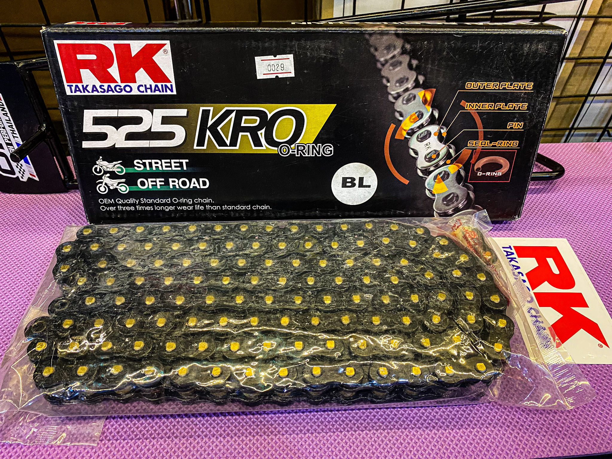 โซ่ RK 525 KRO O-Ring 120L สีดำหมุดทอง