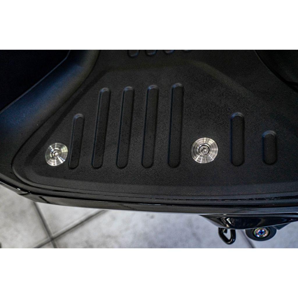 น๊อตพักเท้าสแตนเลส CNC LEAD-125 แบรนด์ CR RACING